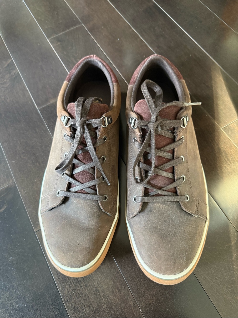 UGG Men’s Dark Brown Leather Casual Sneakers